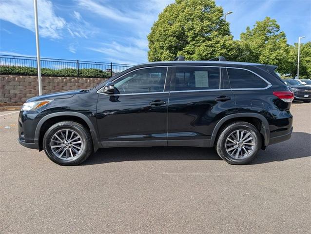 Photo of 2019 Black Toyota Highlander