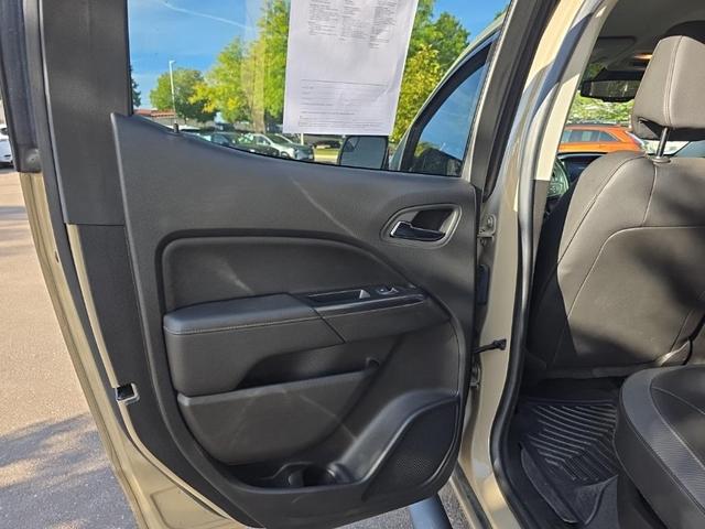 Photo of 2021 Desert Sand Metallic GMC Canyon