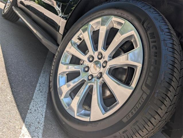 Photo of 2021 Black Chevrolet Suburban
