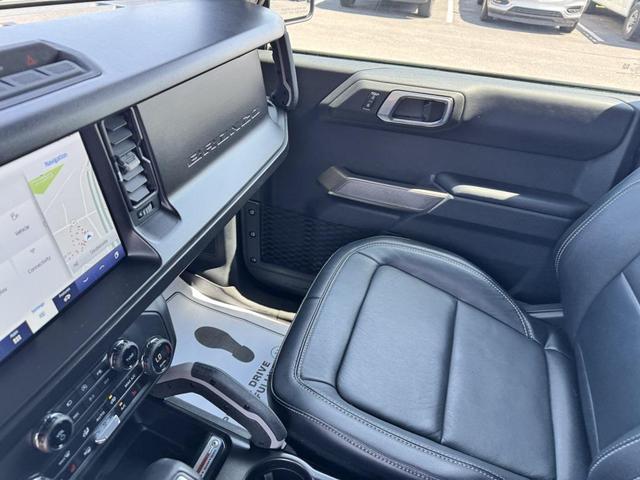 Photo of 2021 Lightning Blue Metallic Ford Bronco