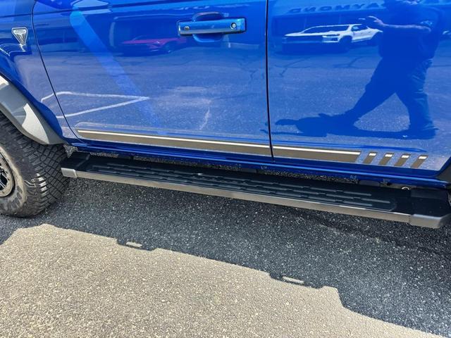 Photo of 2021 Lightning Blue Metallic Ford Bronco