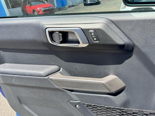 Photo of 2021 Lightning Blue Metallic Ford Bronco