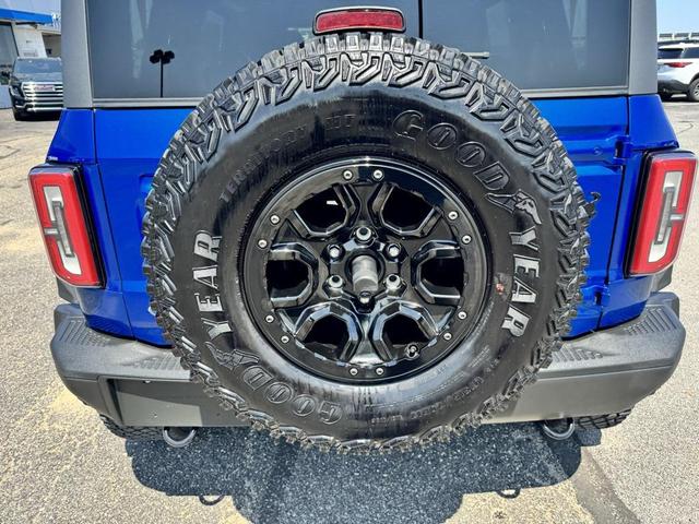 Photo of 2021 Lightning Blue Metallic Ford Bronco