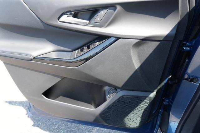 Photo of 2026 Lakeshore Blue Metallic Chevrolet Equinox