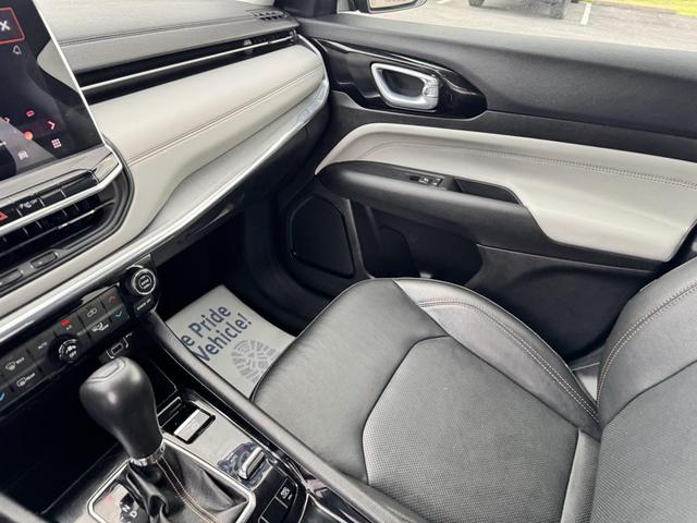 Photo of 2022 Velvet Red Pearlcoat Jeep Compass
