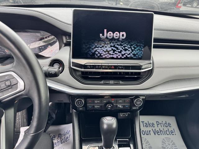 Photo of 2022 Velvet Red Pearlcoat Jeep Compass