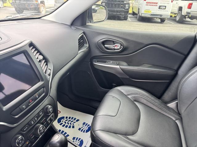 Photo of 2021 Bright White Clearcoat Jeep Cherokee