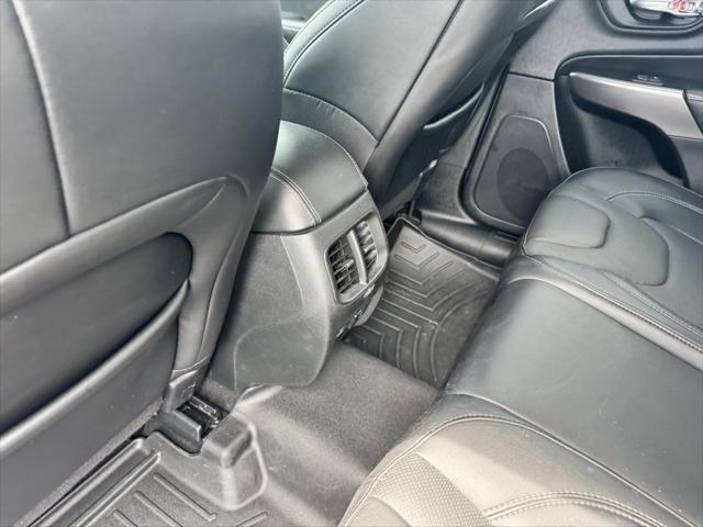 Photo of 2021 Bright White Clearcoat Jeep Cherokee