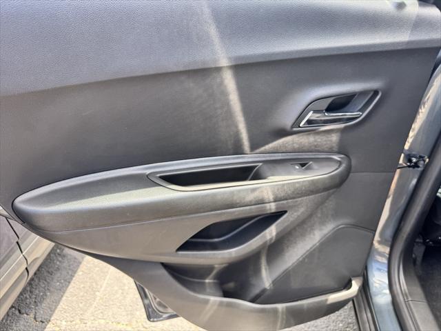 Photo of 2022 Shadow Gray Metallic Chevrolet Trax