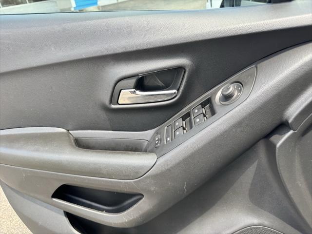 Photo of 2022 Shadow Gray Metallic Chevrolet Trax