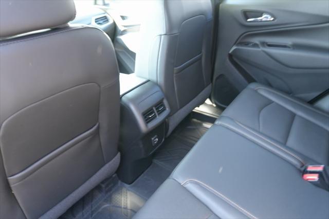 Photo of 2020 Mosaic Black Metallic Chevrolet Equinox