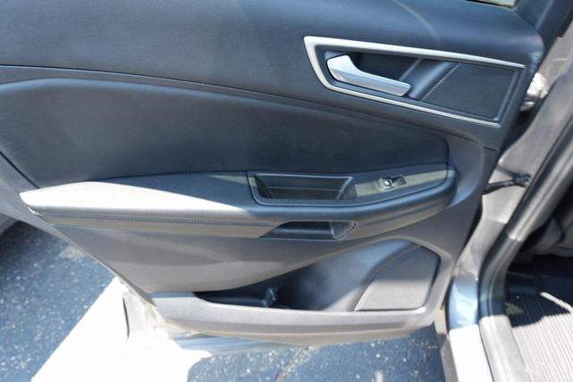 Photo of 2022 Carbonized Gray Metallic Ford Edge