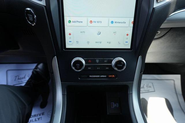 Photo of 2022 Carbonized Gray Metallic Ford Edge