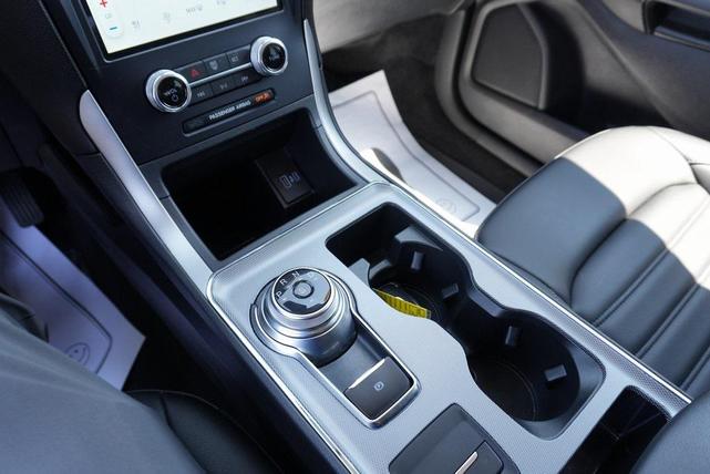 Photo of 2022 Carbonized Gray Metallic Ford Edge