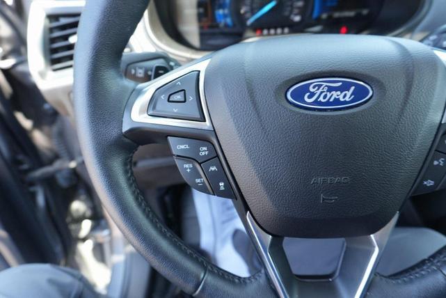 Photo of 2022 Carbonized Gray Metallic Ford Edge