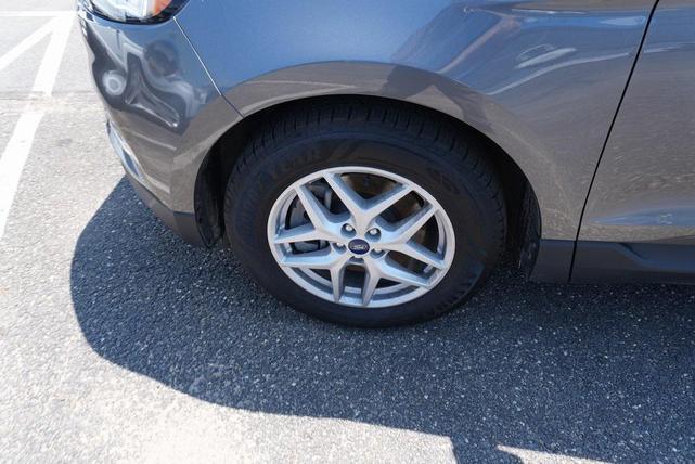 Photo of 2022 Carbonized Gray Metallic Ford Edge