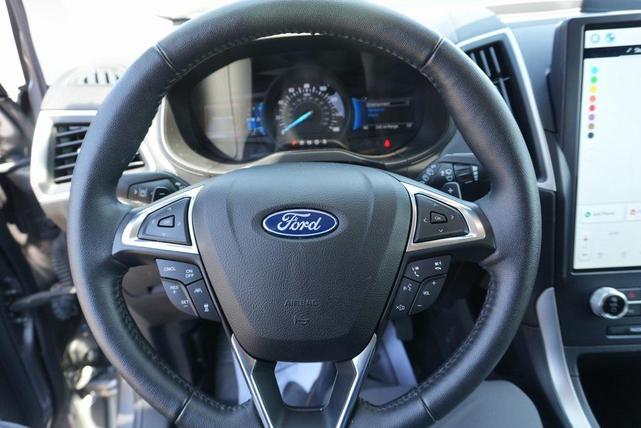 Photo of 2022 Carbonized Gray Metallic Ford Edge