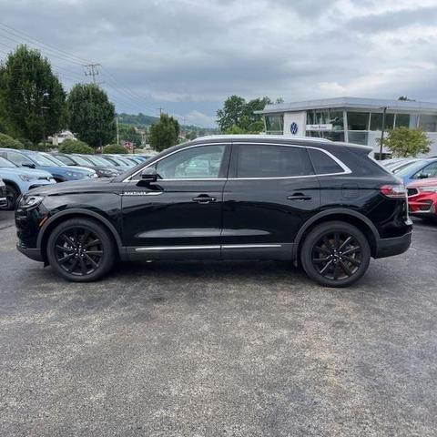 Photo of 2023 Infinite Black Metallic Clearcoat Lincoln Nautilus