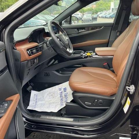 Photo of 2023 Infinite Black Metallic Clearcoat Lincoln Nautilus