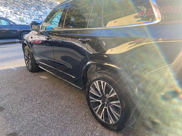 Photo of 2022 Onyx Black Metallic Volvo XC90