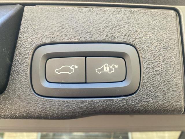 Photo of 2024 Onyx Black Volvo XC60