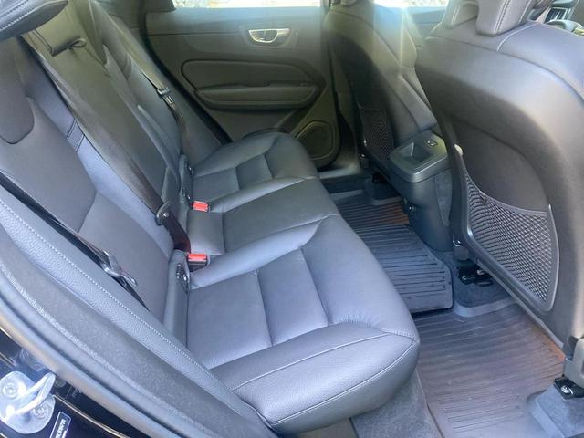 Photo of 2024 Onyx Black Volvo XC60