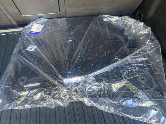 Photo of 2024 Onyx Black Volvo XC60