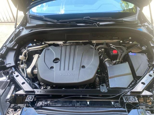 Photo of 2024 Onyx Black Volvo XC60