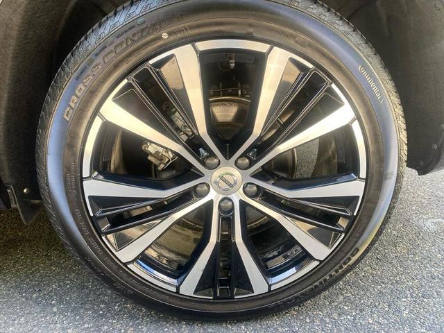 Photo of 2024 Onyx Black Volvo XC60