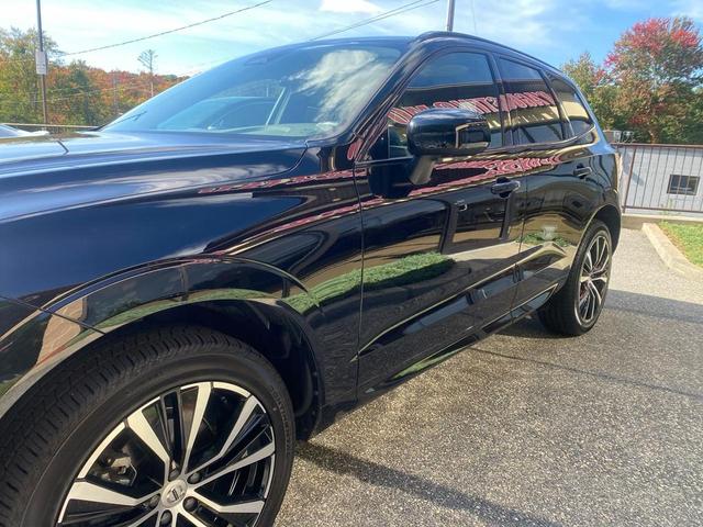Photo of 2024 Onyx Black Volvo XC60