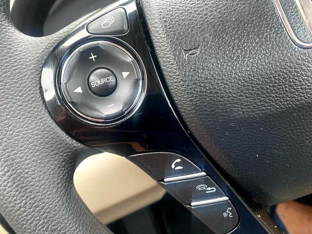 Photo of 2016 White Honda Accord