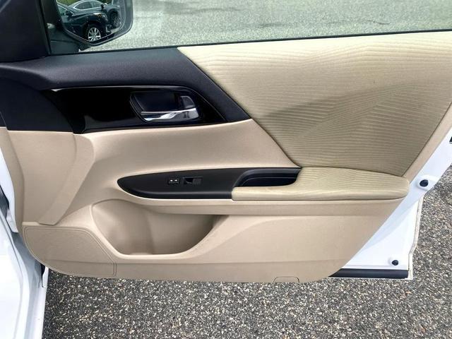 Photo of 2016 White Honda Accord