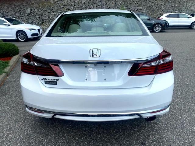 Photo of 2016 White Honda Accord