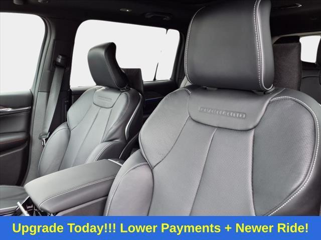 Photo of 2025 Bright White Clearcoat Jeep Grand Cherokee L