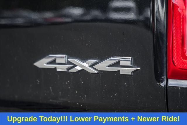 Photo of 2022 Diamond Black Crystal Pearlcoat RAM 1500