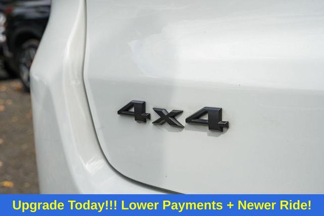 Photo of 2023 Bright White Clearcoat Jeep Compass