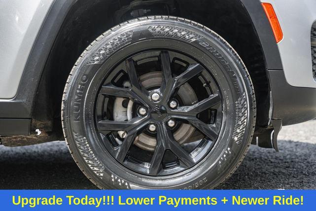 Photo of 2024 Silver Zynith Jeep Grand Cherokee