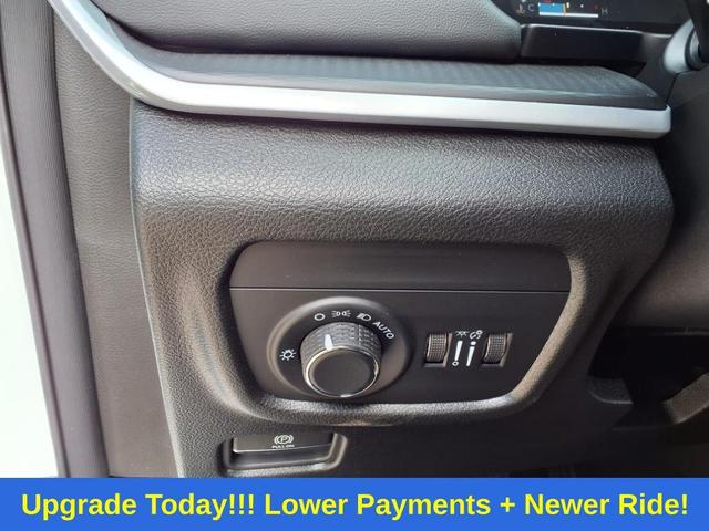 Photo of 2025 Bright White Clearcoat Jeep Grand Cherokee L