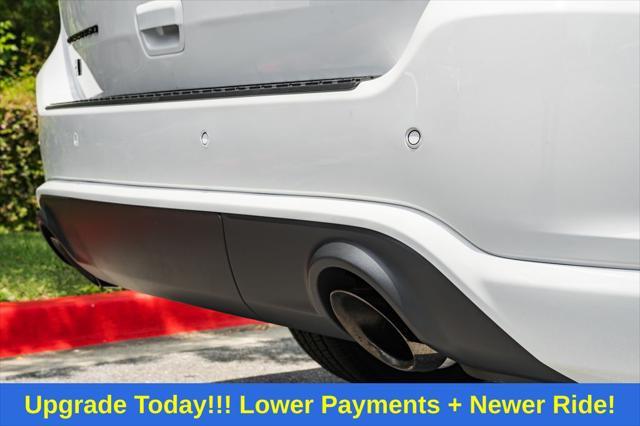 Photo of 2025 White Knuckle Clearcoat Dodge Durango