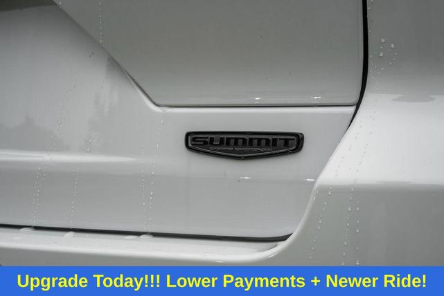 Photo of 2025 Silver Zynith Jeep Grand Cherokee L
