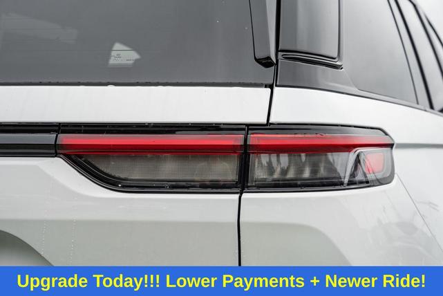 Photo of 2025 Silver Zynith Jeep Grand Cherokee L