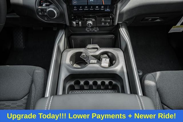 Photo of 2025 Granite Crystal Metallic Clearcoat RAM 1500