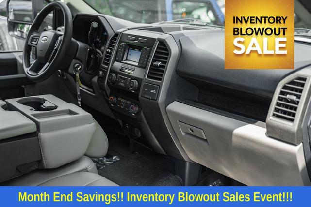 Photo of 2022 Oxford White Ford F-250