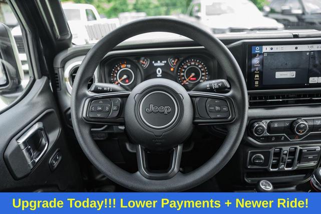 Photo of 2025 Black Clearcoat Jeep Wrangler