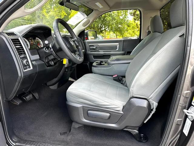 Photo of 2016 Brilliant Black Crystal Pearlcoat RAM 1500