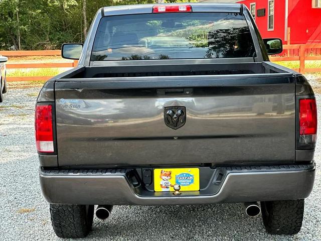Photo of 2016 Brilliant Black Crystal Pearlcoat RAM 1500