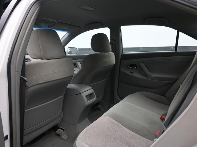 Photo of 2011 Super White Toyota Camry