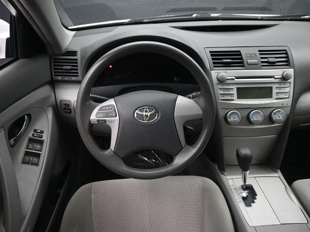 Photo of 2011 Super White Toyota Camry