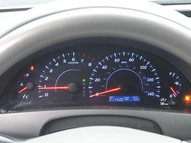 Photo of 2011 Super White Toyota Camry