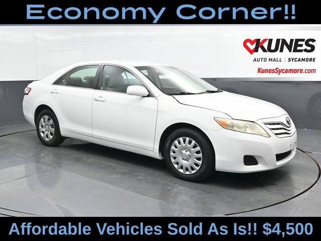 Photo of 2011 Super White Toyota Camry